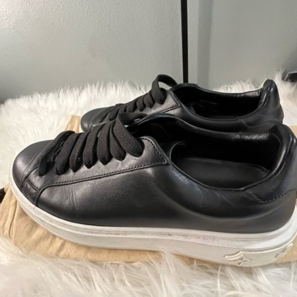 Louis Vuitton Black Sneakers size 39 Sample